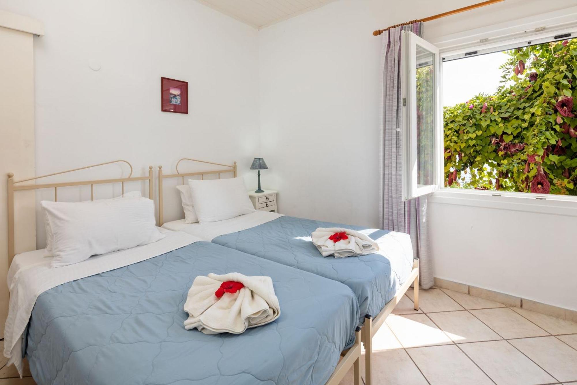 Nafsika Holiday home *