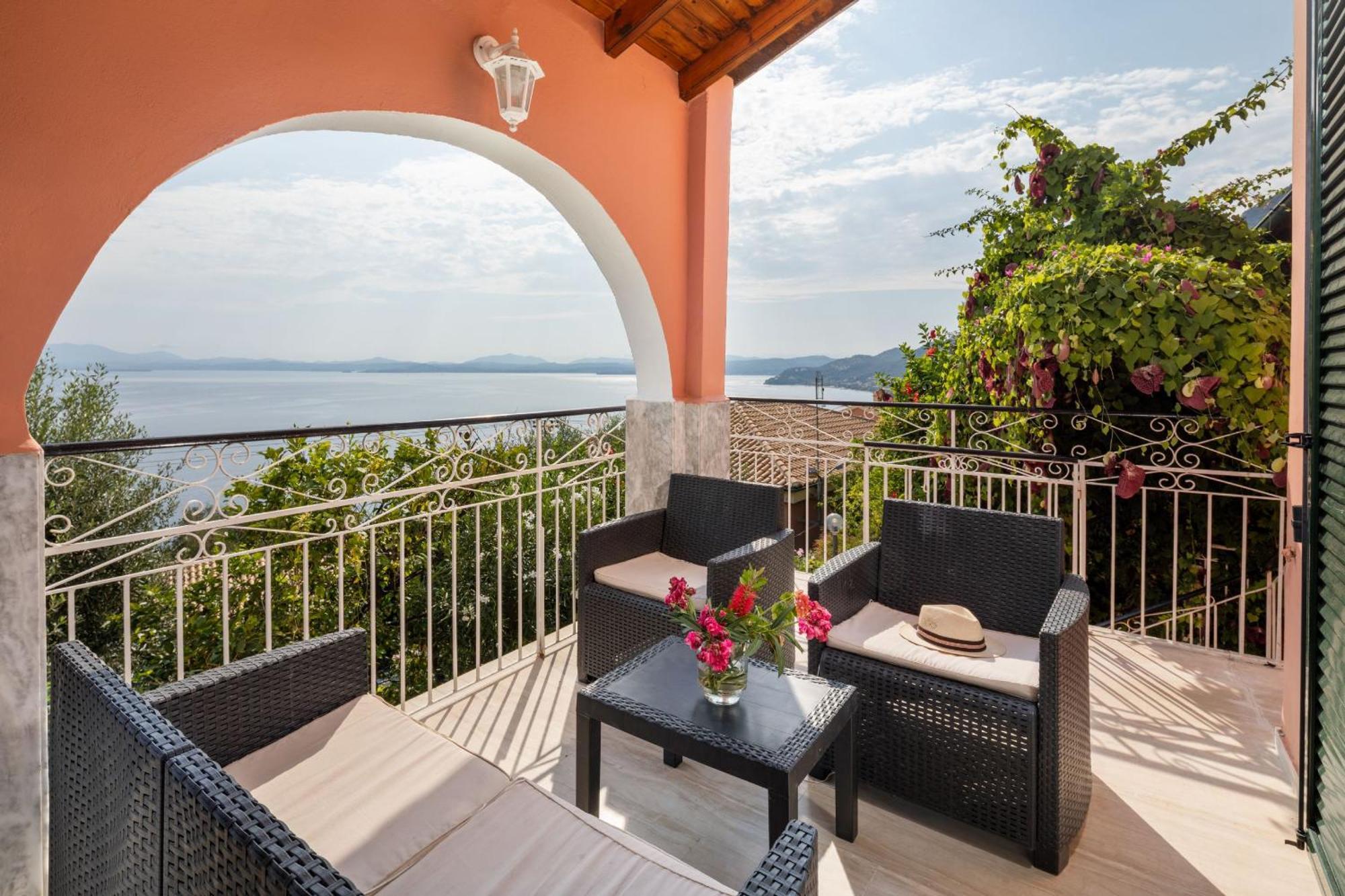 Nafsika Holiday home *